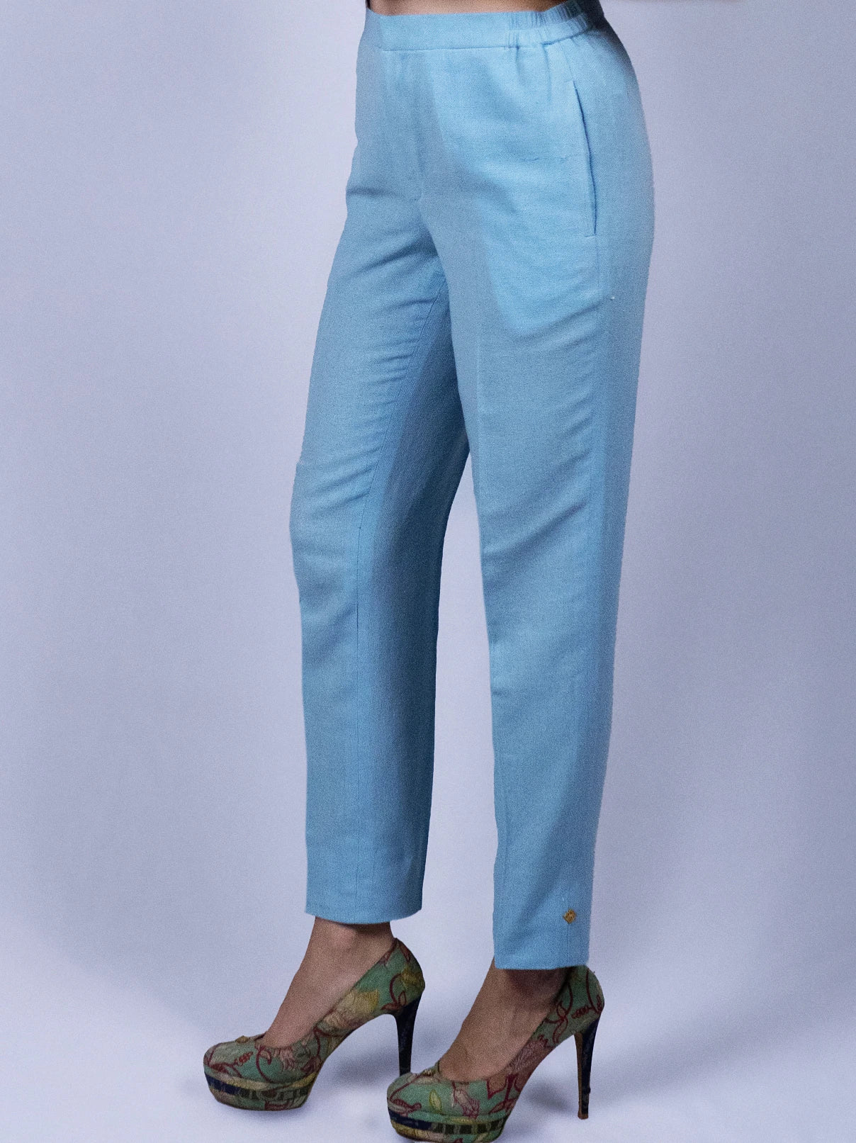 Pantalon bleu ciel